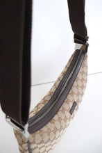 Load image into Gallery viewer, Gucci saddle zip messenger brown bag
