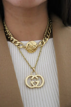 Lade das Bild in den Galerie-Viewer, Gucci GG golden logo
