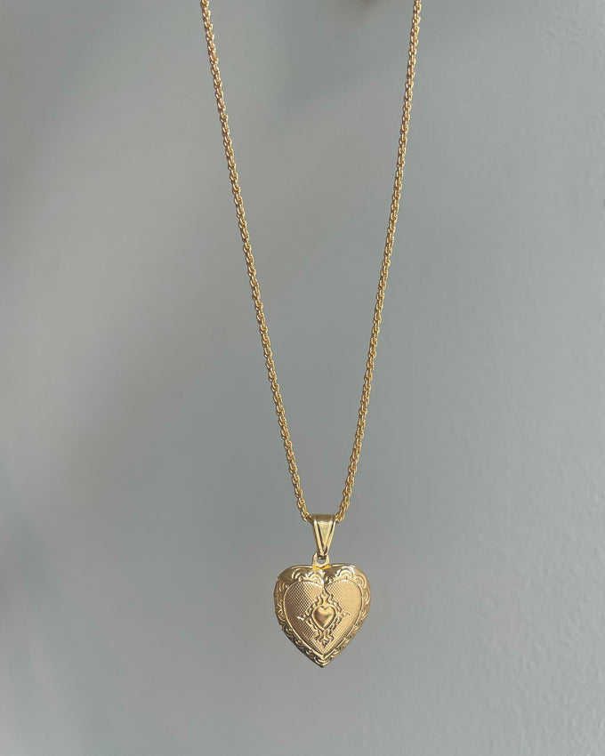 Louis Vuitton Clasp necklace  Shop Canela Vintage – Shop Canela